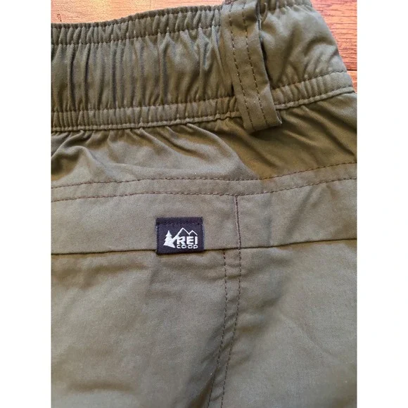 REI Forest Green Convertible Hiking Pants Size 8 - Picture 13 of 14